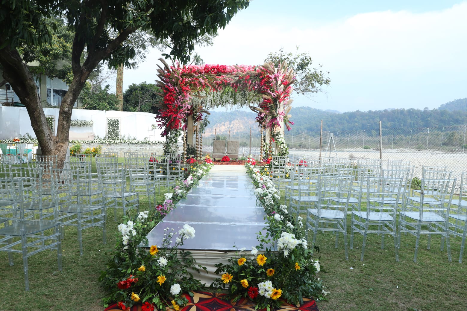 luxury destination wedding mandap in uttarakhand
